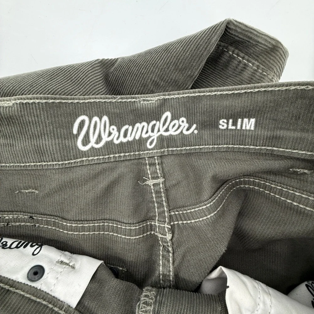 Wrangler Slim Fit Corduroy Pants Olive‎ Men's Size 29 x 30 Casual Everyday